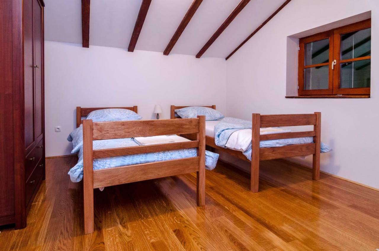 הוילה ווינייראץ Stone House Knezevic מראה חיצוני תמונה
